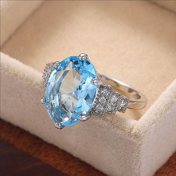 Sterling Silver Aquamarine Ring - Picture 3 of 16